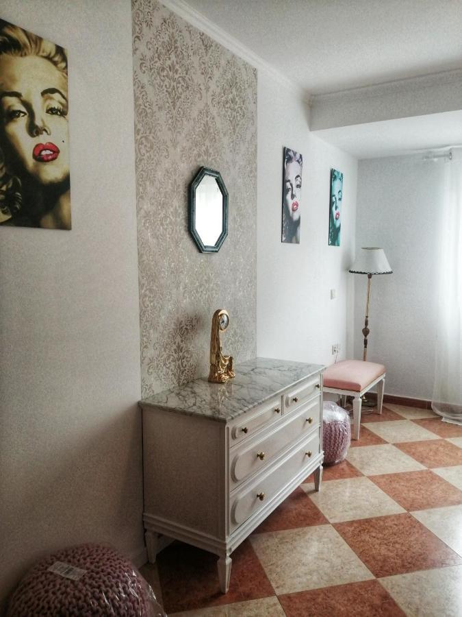 Movie Stars Apartment, กันดิอา ภายนอก รูปภาพ